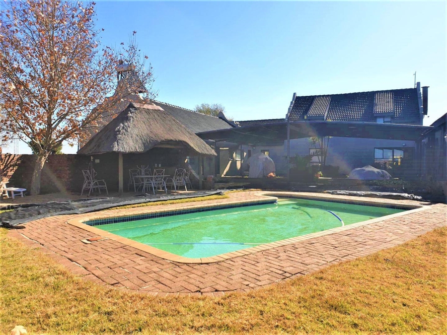 4 Bedroom Property for Sale in Roodewal Free State